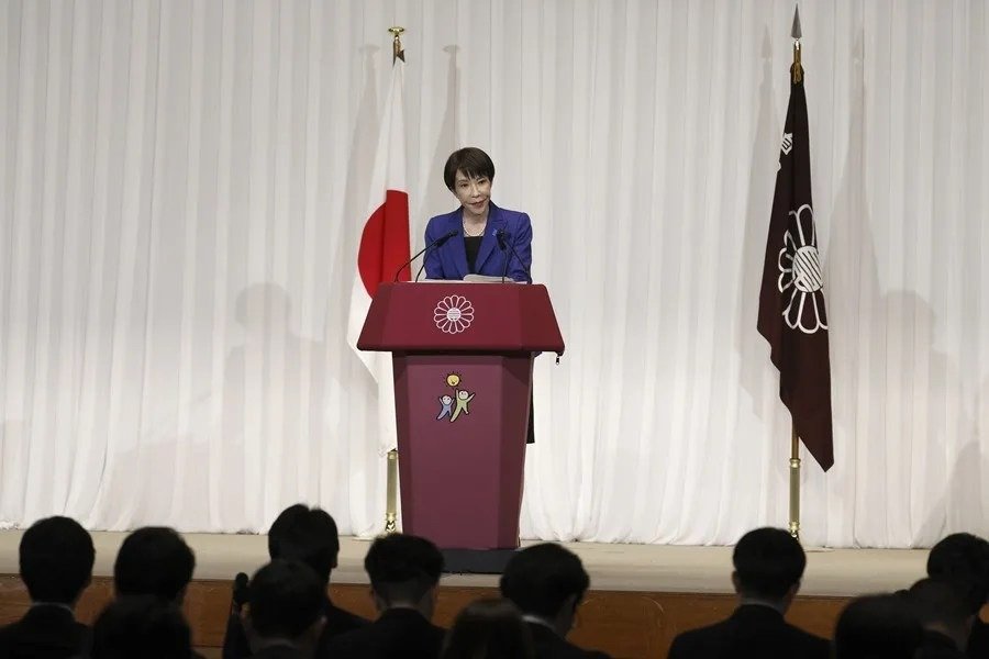La primera ministra de Japón, Sanae Takaichi, líder del Partido Liberal Democrático (PLD) en el poder, habla durante una rueda de prensa en la sede del PLD en Tokio, Japón. EFE/EPA/FRANCK ROBICHON / POOL
