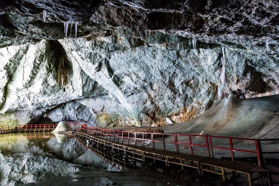 Rumania | Bacteria milenaria resiste 10 antibióticos y tiene más de 100 genes de resistencia