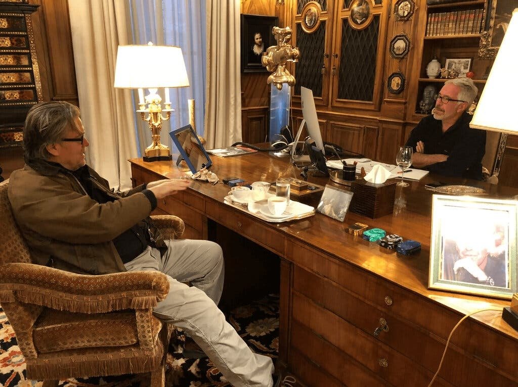Estados Unidos | Bannon asesoró mediáticamente a Epstein antes de su detención